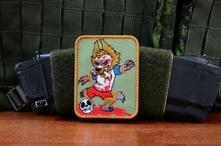 Пародийный патч волк с футбольным мячом