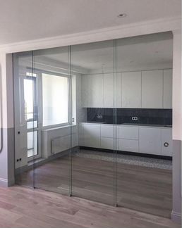 Монтаж стеклянных душевых