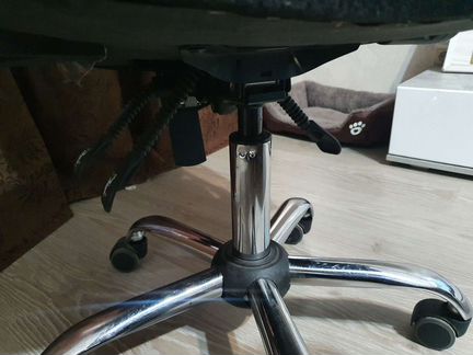 Стул офисный