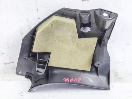 Накладка стойки стекла левая Toyota Prius