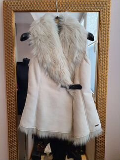 Жилет из иск.меха dkny