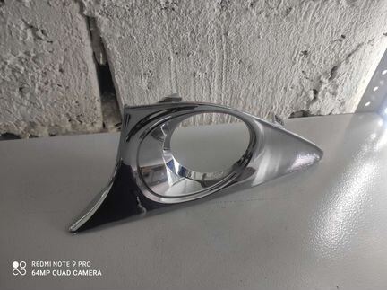 Окантовка туманки Toyota Camry 2011-2014