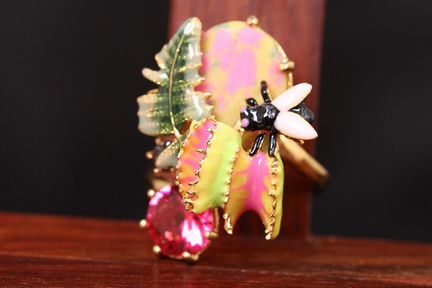 Новое кольцо les Nereides с мушками в стиле Gucci