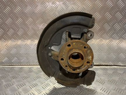 Кулак поворотный передний правый Volvo V70 II 3.0