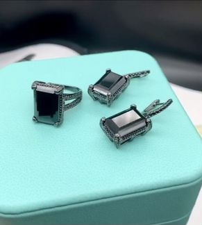 Кольцо и серьги с чёрными цирконами