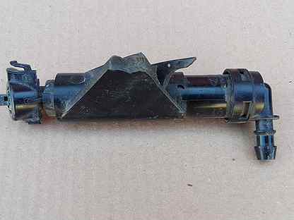 Форсунка омывателя фар санта фе 3. Омыватель фары хендай санта фе. Форсунка омывателя фар правая санта фе 2012 артикулы. Омыватель фары хендай санта фе. St-dt66-110-2.