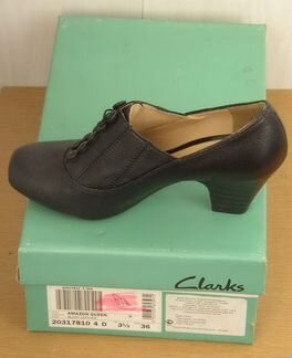 Новые полуботинки Clarks