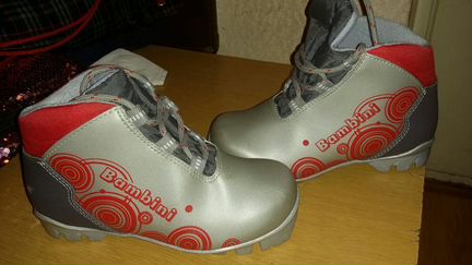 Лыжные ботинки