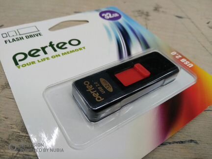 Флэшки черная и белая PF-S01W032 USB Drive 32gb
