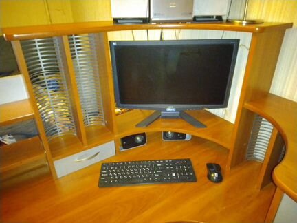 Компьютерный стол угловой