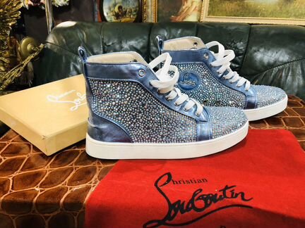 Кеды(стразы) новые кожа снаружи и внутри