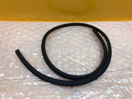 Уплотнитель капота Nissan Qashqai J11 2013-2019