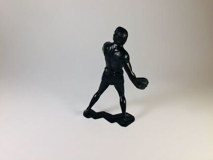 Статуэтка Первобытный мужчина с камнем, СССР