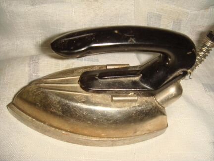 Винтажные Утюг электрический (мэп СССР). маленький