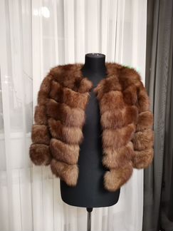 Продаю короткую шубу из меха песца (авто-леди)