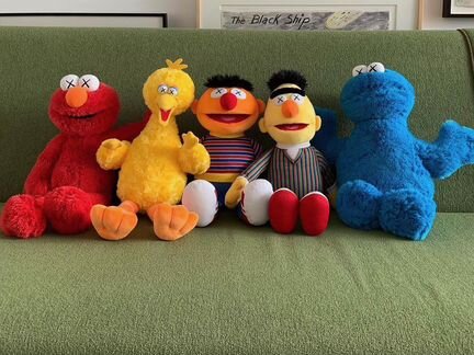 Игрушка Kaws Uniqlo