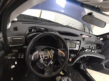 Перетяжка панели Субару ремонт airbag