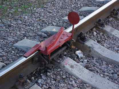 Ксб-э колесосбрасывающий башмак. Башмак колесосбрасывающий ксб-р65. Сбрасывающий башмак. Башмак сбрасывающий ксб-р65. Ксб-п колесосбрасывающий башмак.