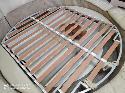 Круглая кровать