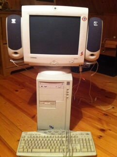 Системный блок, монитор с колонками клавиатура