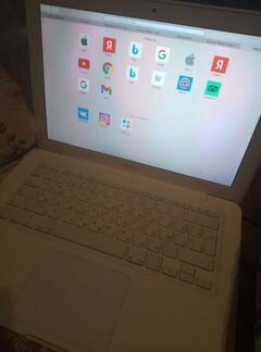 Macbook white mid 2010