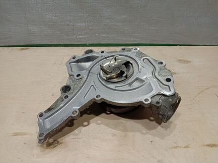 Помпа водяной насос на Mercedes Benz M272 M273