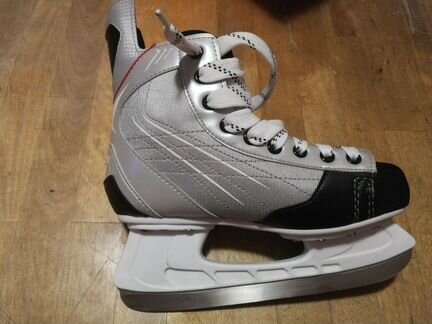 Коньки хоккейные 39 размер