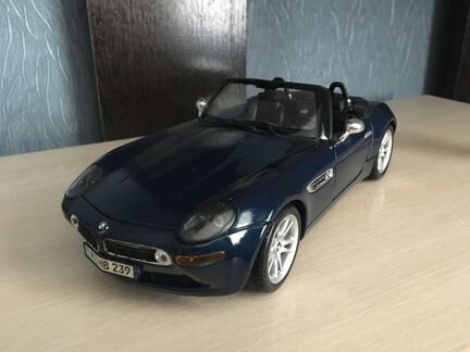 BMW Z8 1/18 (Maisto)