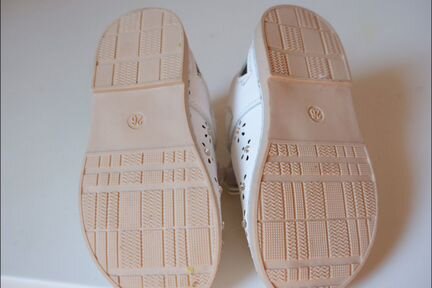 Босоножки нарядные