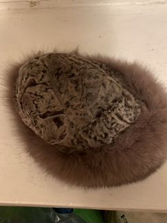 Шапка из каракуля