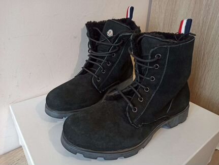 Зимнии ботинки Moncler. Новые, оригинал. 39,5-40 р