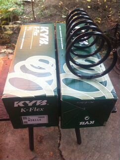 Пружина задняя каяба Hyundai Elantra Деталь центр