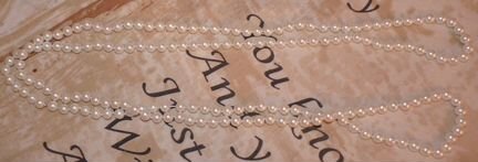 Черные и белые бусы