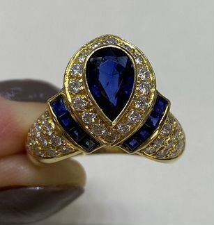 Золотое кольцо 750 с сапфирами и бриллиантами