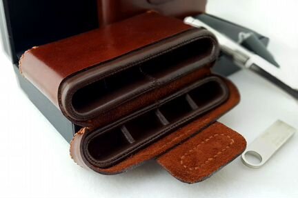 Органайзер для флешек из кожи ручной работы