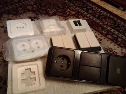 Всякая мелочь для ремонта-вентилятор.плёнка.обои