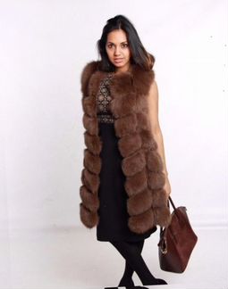 Меховая жилетка из песца