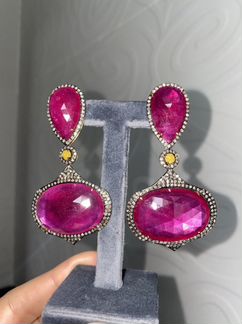 Серьги с бриллиантами и рубинами
