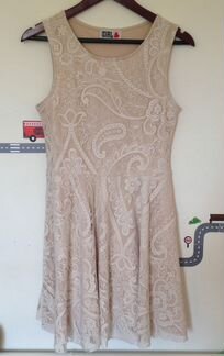 Платье кружевное нарядное