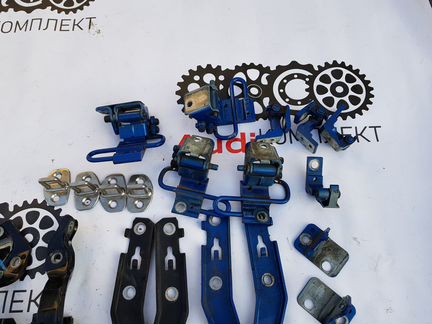 Петля Audi A6 C6