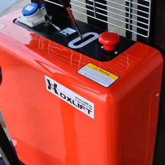 Штабелер с электроподъемом