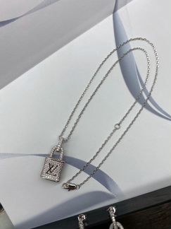 Серьги Louis Vuitton подвеска Louis Vuitton с замк