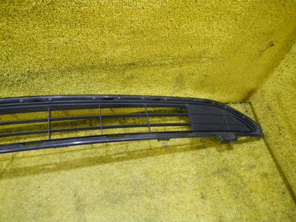 Решетка переднего бампера Toyota RAV 4 CA40 (15-н