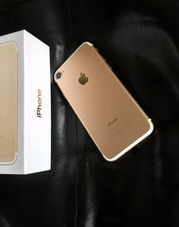 Телефон iPhone 7(128) золотой