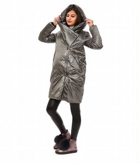 Пальто,пуховик серого цвета