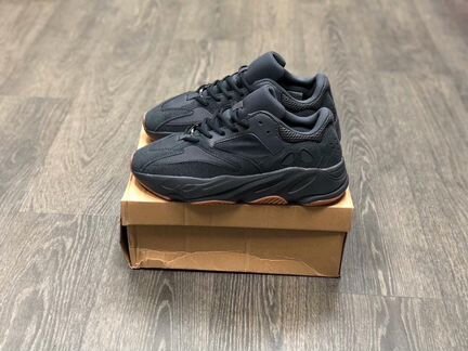 Adidas Yeezy Boost 700
