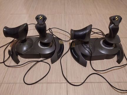 Джойстик для авиасимулятора Thrustmaster