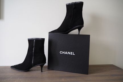 Chanel Замшевые полусапоги на каблуке, р-р 41