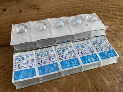 Контактные линзы Acuvue Moist (3.25, 8.5) 35 шт