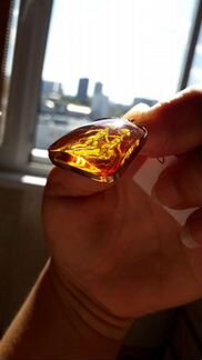 Золотой кулон 585 пр.янтарь